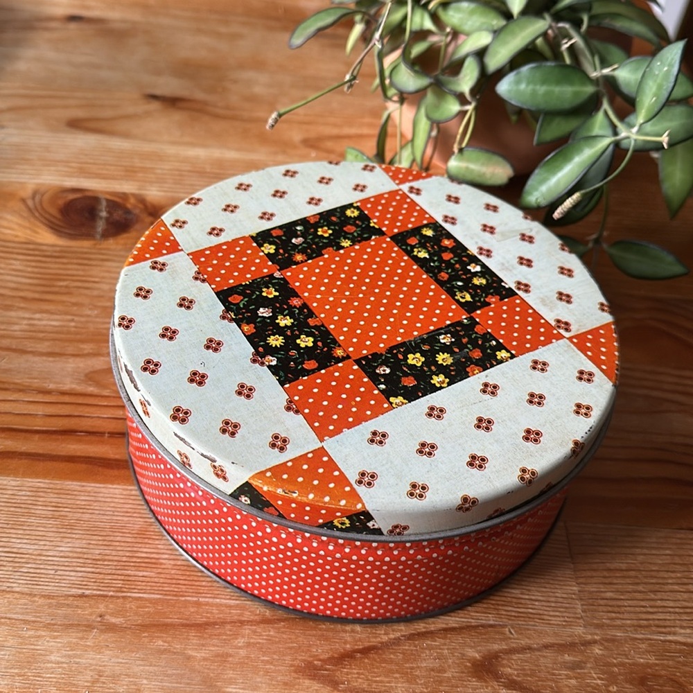 Vintage Patchwork Pattern Tin